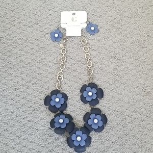Charming Charlie Flower Statement Necklace